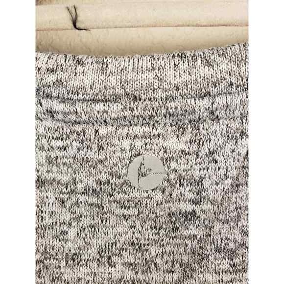 Active Life Keyhole Back Pullover Shirt - S/M - Picture 4 of 8